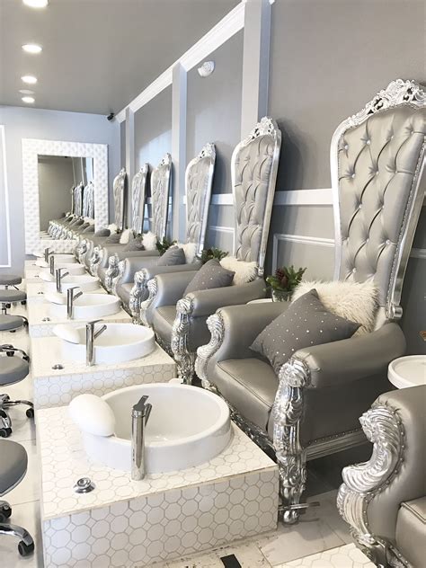 Luxury Nail Spa 